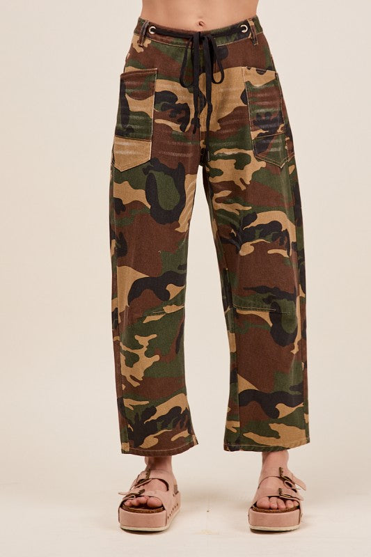 Camouflage Barrel Jeans