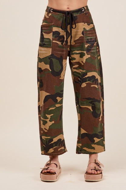 Camouflage Barrel Jeans